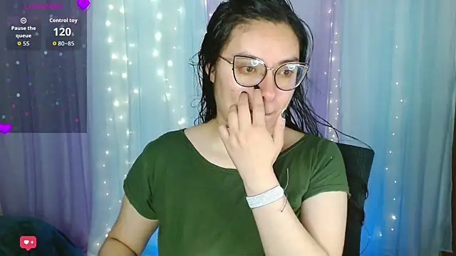 Snapshot of Camila_Ord chatting on October 29, 2025, 10:09 pm Camila Ord online show from October 29, 2025, 10:09 pm