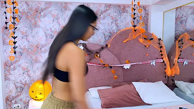 Snapshot of RavenGloomy chatting on October 21, 2025, 7:46 pm RavenGloomy online show from October 21, 2025, 7:46 pm