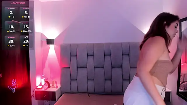 Mia volkova online show from September 29, 2025, 12:33 pm