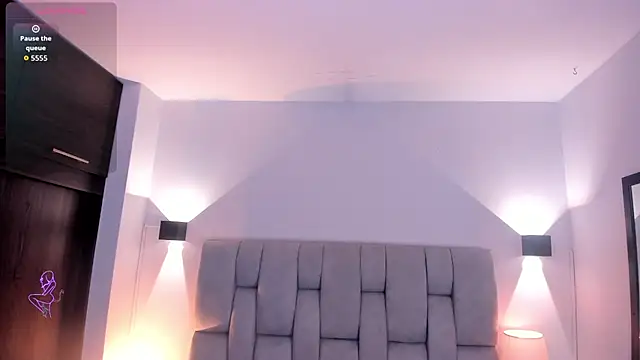 Mia volkova online show from October 4, 2025, 11:01 am