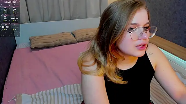 Snapshot of SophieMurrr chatting on October 2, 2025, 3:15 pm SophieMurrr online show from October 2, 2025, 3:15 pm