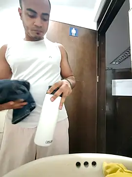 SanChacal5694 online show from September 10, 2025, 11:04 pm