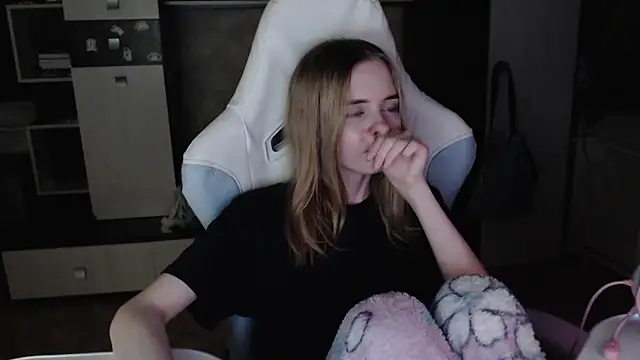 Snapshot of Cutti_Crystal chatting on October 3, 2025, 5:14 pm Cutti Crystal online show from October 3, 2025, 5:14 pm