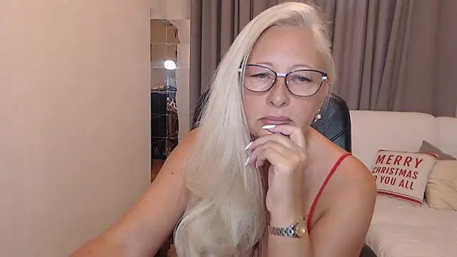 Snapshot of ValeriaSharm chatting on September 9, 2025, 10:36 am ValeriaSharm online show from September 9, 2025, 10:36 am