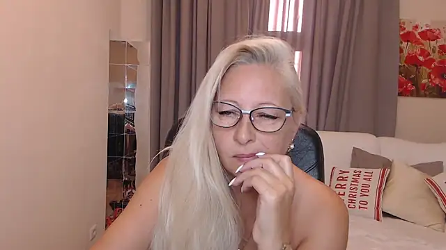 Snapshot of ValeriaSharm chatting on September 27, 2025, 1:45 am ValeriaSharm online show from September 27, 2025, 1:45 am