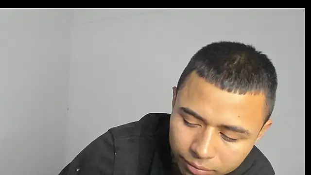 Snapshot of _Logan_Colton_ chatting on June 17, 2026, 11:03 pm Logan Colton online show from June 17, 2026, 11:03 pm