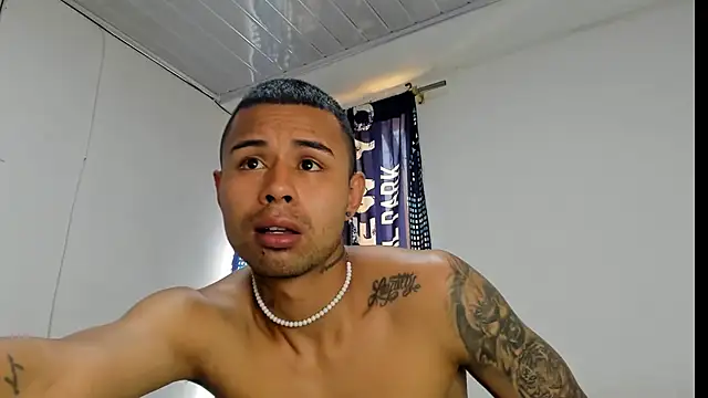  Logan Colton  online show from November 18, 2025, 5:27 pm