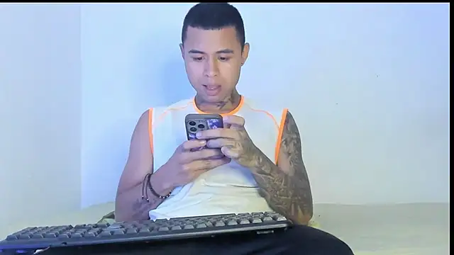 Snapshot of _Logan_Colton_ chatting on July 11, 2026, 6:30 pm Logan Colton online show from July 11, 2026, 6:30 pm