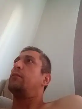 Snapshot of cnralcz chatting on July 2, 2026, 3:40 pm cnralcz online show from July 2, 2026, 3:40 pm