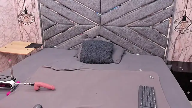 SASHA BROWNIE   online show from February 9, 2026, 7:45 pm