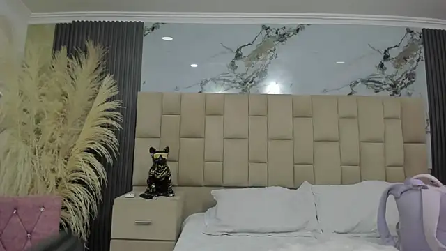 Snapshot of cloesummerr_ chatting on February 17, 2026, 12:24 pm cloesummerr online show from February 17, 2026, 12:24 pm