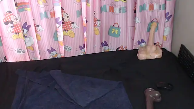 Snapshot of TrishahXo chatting on April 17, 2026, 6:05 am TrishahXo online show from April 17, 2026, 6:05 am