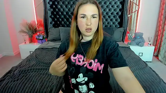 Snapshot of Sofii_darling chatting on May 1, 2026, 4:45 pm Sofii darling online show from May 1, 2026, 4:45 pm