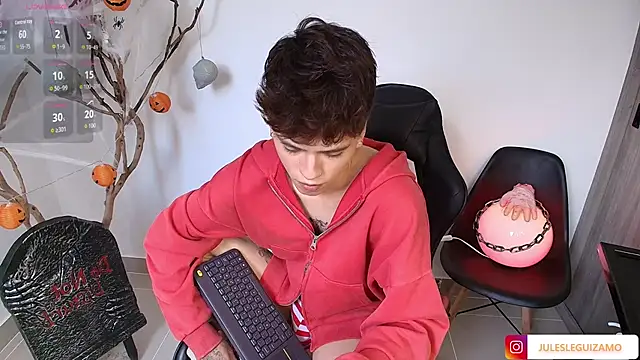 stev austin  online show from October 16, 2025, 6:05 pm