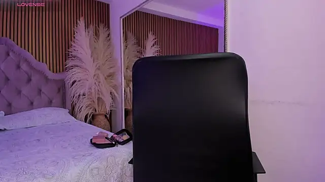 Snapshot of Starbutterflyy_ chatting on February 5, 2026, 5:47 am Starbutterflyy online show from February 5, 2026, 5:47 am