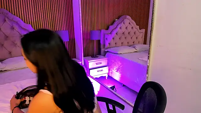 Snapshot of Starbutterflyy_ chatting on November 11, 2025, 4:07 am Starbutterflyy online show from November 11, 2025, 4:07 am