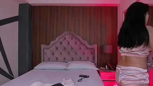 Snapshot of Starbutterflyy_ chatting on October 28, 2025, 4:02 am Starbutterflyy online show from October 28, 2025, 4:02 am