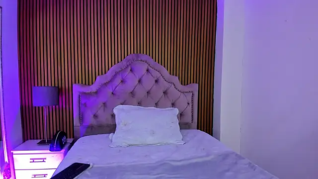 Snapshot of Starbutterflyy_ chatting on November 14, 2025, 4:05 am Starbutterflyy online show from November 14, 2025, 4:05 am