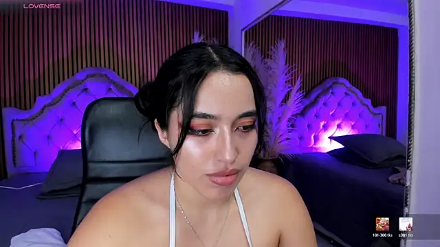 Snapshot of Starbutterflyy_ chatting on March 3, 2026, 5:03 am Starbutterflyy online show from March 3, 2026, 5:03 am