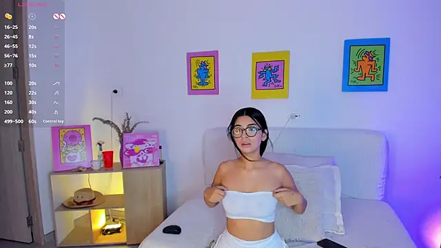 Snapshot of AprilAddams_ chatting on September 29, 2025, 9:20 pm AprilAddams  online show from September 29, 2025, 9:20 pm