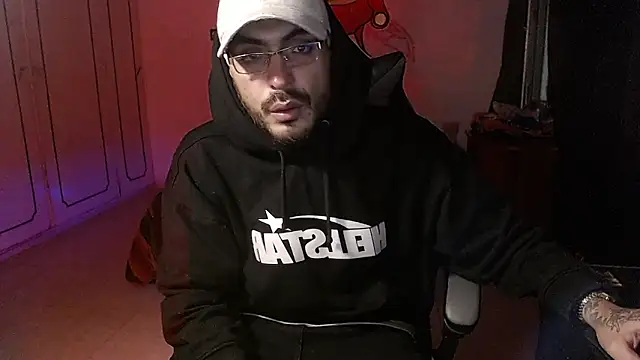 Snapshot of malek_xarx_ chatting on April 8, 2026, 4:14 am malek xarx online show from April 8, 2026, 4:14 am