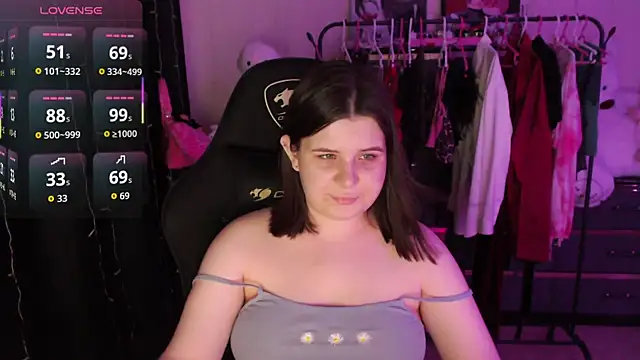 AmyVibess online show from July 13, 2026, 7:35 pm