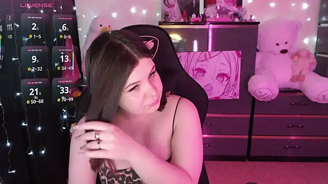 AmyVibess online show from November 6, 2025, 8:02 pm