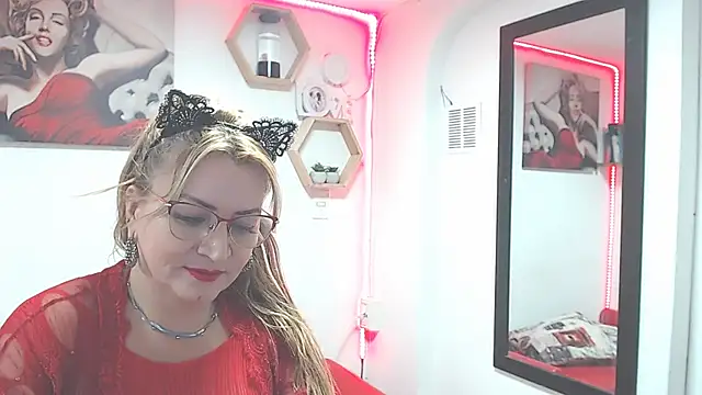 DIVAX MONSERRAT online show from October 19, 2025, 3:59 pm