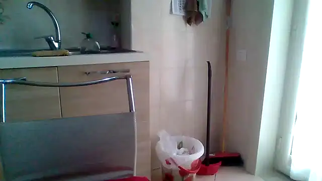 Snapshot of Kelly80 chatting on May 16, 2026, 10:47 am Kelly80 online show from May 16, 2026, 10:47 am