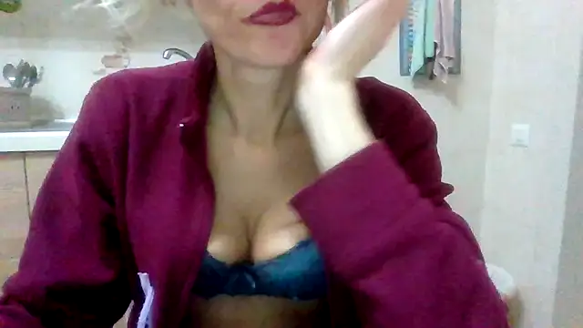 Kelly80 online show from December 17, 2025, 5:29 pm