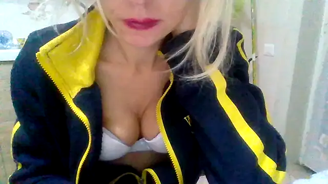 Snapshot of Kelly80 chatting on November 26, 2025, 4:18 pm Kelly80 online show from November 26, 2025, 4:18 pm