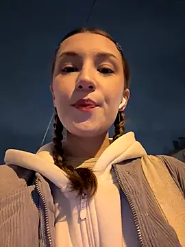 katexxxx online show from November 5, 2025, 5:49 pm