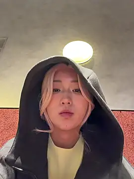 winter11 online show from November 13, 2025, 4:38 am