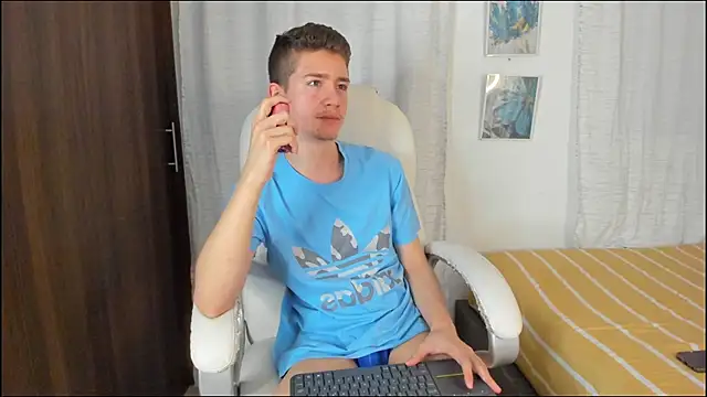 Snapshot of ThiagooJames chatting on September 10, 2025, 11:26 pm ThiagooJames online show from September 10, 2025, 11:26 pm