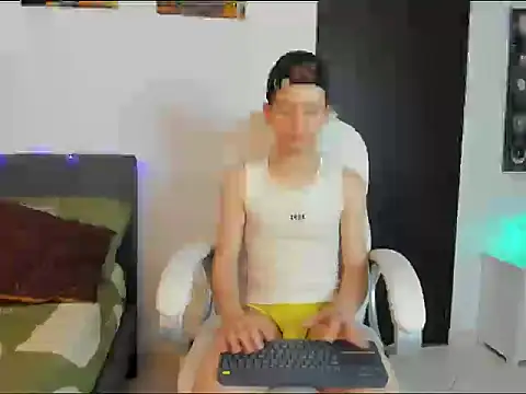 Snapshot of ThiagooJames chatting on February 2, 2026, 2:43 am ThiagooJames online show from February 2, 2026, 2:43 am