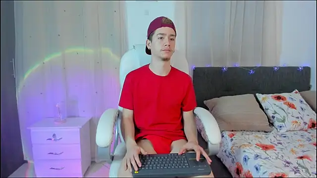 Snapshot of ThiagooJames chatting on January 12, 2026, 5:47 am ThiagooJames online show from January 12, 2026, 5:47 am