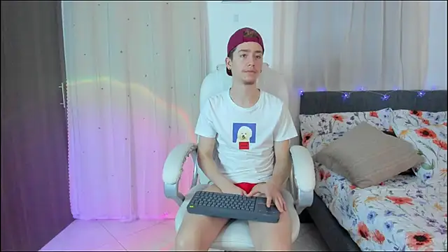 Snapshot of ThiagooJames chatting on January 13, 2026, 1:20 am ThiagooJames online show from January 13, 2026, 1:20 am