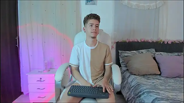 Snapshot of ThiagooJames chatting on December 16, 2025, 5:55 am ThiagooJames online show from December 16, 2025, 5:55 am