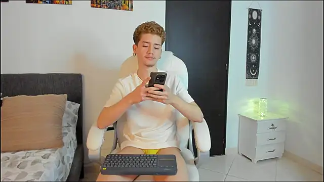 Snapshot of ThiagooJames chatting on February 24, 2026, 12:22 am ThiagooJames online show from February 24, 2026, 12:22 am