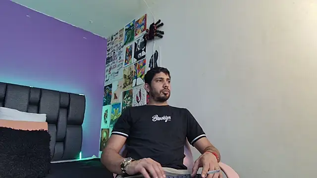 ashtoncooperr online show from November 4, 2025, 6:55 pm