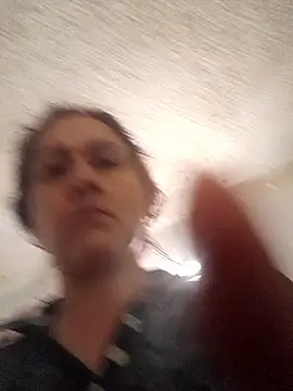 Snapshot of darling_hott chatting on January 10, 2026, 11:11 pm darling hott online show from January 10, 2026, 11:11 pm