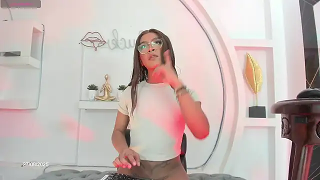 Vicky Hottman online show from September 28, 2025, 4:19 am