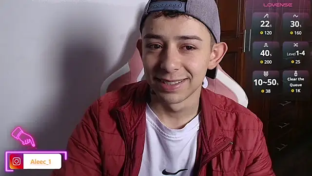 Snapshot of Aleecandrews chatting on October 7, 2025, 6:53 pm Aleecandrews online show from October 7, 2025, 6:53 pm