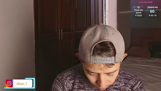 Snapshot of Aleecandrews chatting on October 28, 2025, 7:24 pm Aleecandrews online show from October 28, 2025, 7:24 pm