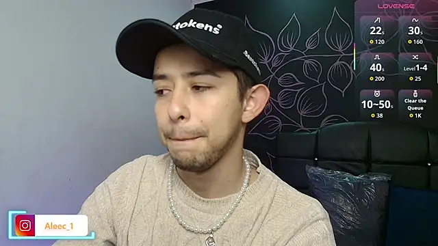 Snapshot of Aleecandrews chatting on November 13, 2025, 7:29 pm Aleecandrews online show from November 13, 2025, 7:29 pm