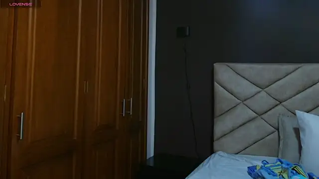 Snapshot of Aleecandrews chatting on October 30, 2025, 7:55 pm Aleecandrews online show from October 30, 2025, 7:55 pm