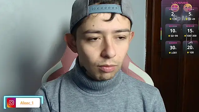 Snapshot of Aleecandrews chatting on October 20, 2025, 7:25 pm Aleecandrews online show from October 20, 2025, 7:25 pm