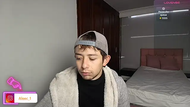 Snapshot of Aleecandrews chatting on September 17, 2025, 7:27 pm Aleecandrews online show from September 17, 2025, 7:27 pm