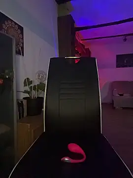 Snapshot of Seductively4_20 chatting on February 14, 2026, 7:30 am Seductively4 20 online show from February 14, 2026, 7:30 am