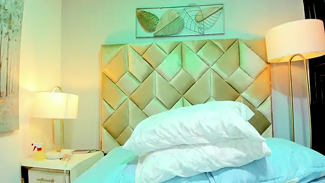 Snapshot of DanniaKross chatting on September 27, 2025, 9:26 am DanniaKross online show from September 27, 2025, 9:26 am